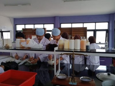 Kegiatan Praktikum Farmasi