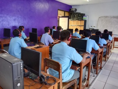 Kegiatan Praktikum di LABKOM RPL